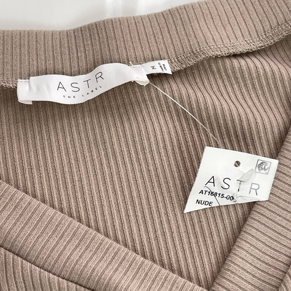 🌟SOLD ASTR THE LABEL nude THONG BODYSUIT layer piece ribbed V neck long sleeves - Picture 3 of 6